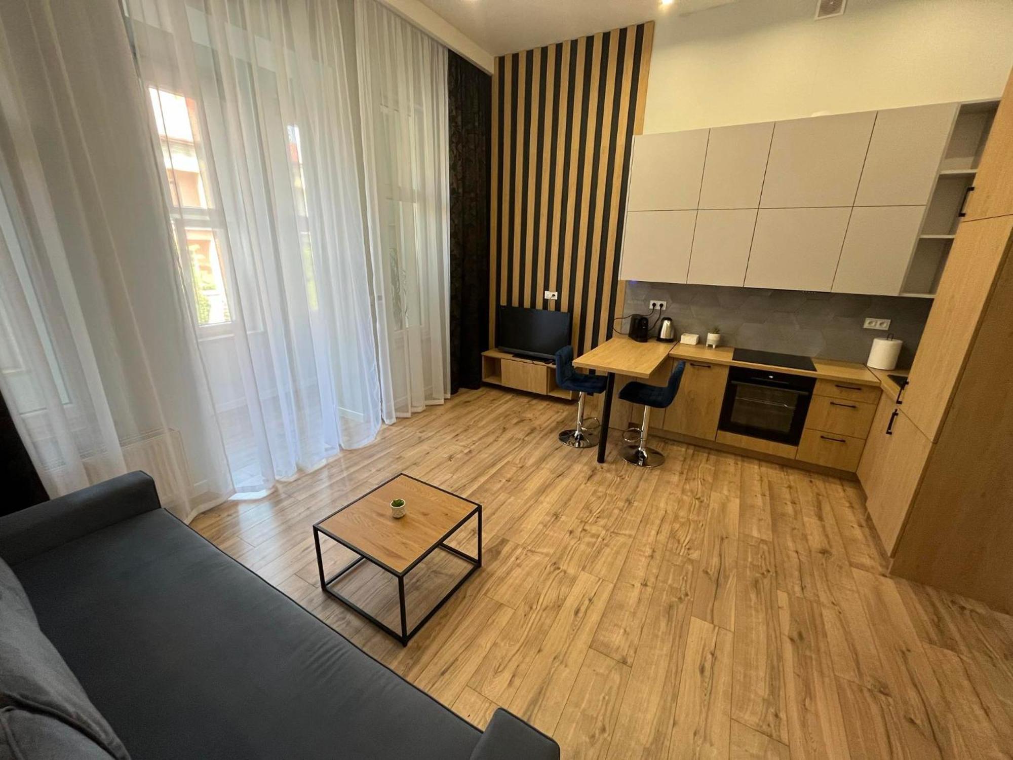 Golden Premium Apartment Slowackiego, Centrum, Parking キェルツェ エクステリア 写真